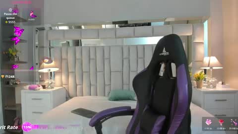 Snapshot of mariiahneedles chatting on 04/15/26, 12:06 mariiahneedles online show from 04/15/26, 12:06