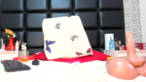 Snapshot of mariiana_fox chatting on 02/13/25, 03:56 mariana online show from 02/13/25, 03:56