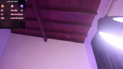 Snapshot of mariiana_hasper chatting on 12/15/25, 06:50 Mariana Hasper online show from 12/15/25, 06:50