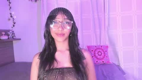 Luna Dulk online show from 09/15/25, 09:53