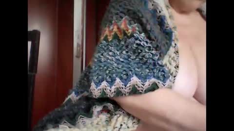 Snapshot of marilu64 chatting on 01/25/25, 01:41 marilu64 online show from 01/25/25, 01:41