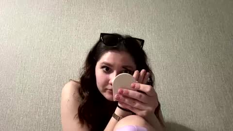 Snapshot of mariluarreola chatting on 03/31/26, 09:10 Emmie online show from 03/31/26, 09:10
