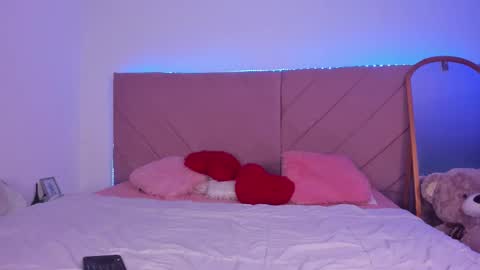 Snapshot of marily_daniela_ chatting on 11/28/25, 02:14 Marily Daniela online show from 11/28/25, 02:14