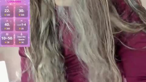 Snapshot of marilycrown_1 chatting on 03/21/26, 02:27 marily online show from 03/21/26, 02:27