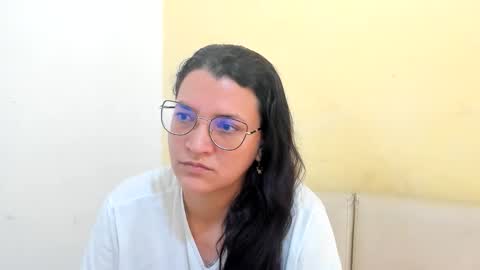 Snapshot of marilyn_garcia chatting on 04/11/26, 04:44 MARILYN SEXY online show from 04/11/26, 04:44