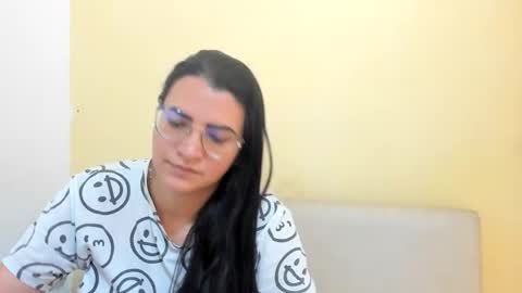 Snapshot of marilyn_garcia chatting on 04/25/26, 03:53 MARILYN SEXY online show from 04/25/26, 03:53