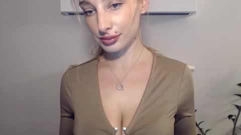 Snapshot of marilyndevilish chatting on 12/13/24, 03:43 MarilynDevilish online show from 12/13/24, 03:43