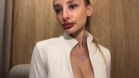 Snapshot of marilyndevilish chatting on 12/30/24, 09:40 MarilynDevilish online show from 12/30/24, 09:40