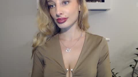 Snapshot of marilyndevilish chatting on 01/13/25, 03:47 MarilynDevilish online show from 01/13/25, 03:47