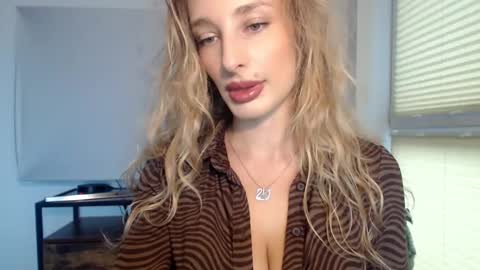 Snapshot of marilyndevilish chatting on 01/18/25, 08:31 MarilynDevilish online show from 01/18/25, 08:31