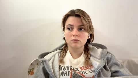 Esma online show from 12/03/25, 12:03