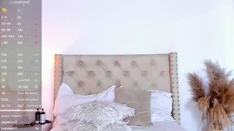 marilynrossy online show from 10/30/25, 04:25