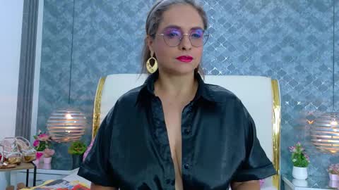 Snapshot of marilynvega77 chatting on 03/17/26, 08:45 Marilyn Vega online show from 03/17/26, 08:45