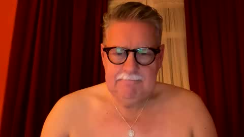 Snapshot of marin50 chatting on 10/28/25, 01:31 marin50 online show from 10/28/25, 01:31