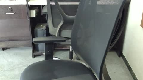 Snapshot of marinavine chatting on 12/25/24, 04:12 The SHY UncutBoy online show from 12/25/24, 04:12