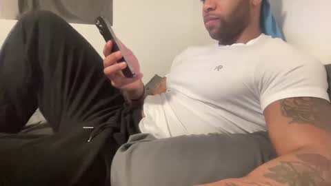 Snapshot of marineguyk19 chatting on 02/05/25, 03:13 Z online show from 02/05/25, 03:13