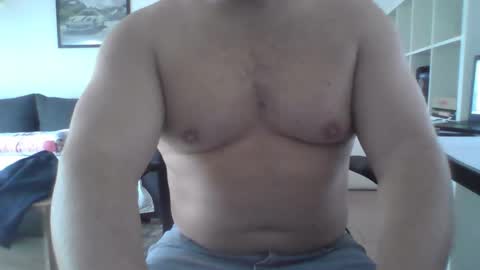 Snapshot of mario17o3 chatting on 03/27/26, 09:32 Hot N Horny online show from 03/27/26, 09:32