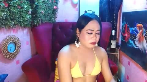 Snapshot of mariposa_911 chatting on 03/05/25, 04:45 LEAH online show from 03/05/25, 04:45