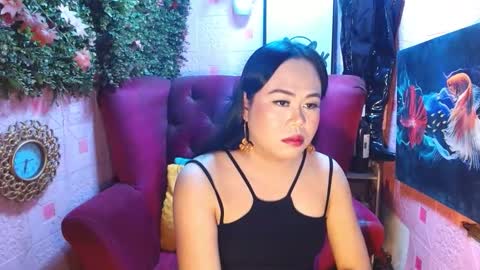 Snapshot of mariposa_911 chatting on 09/14/25, 12:15 LEAH online show from 09/14/25, 12:15