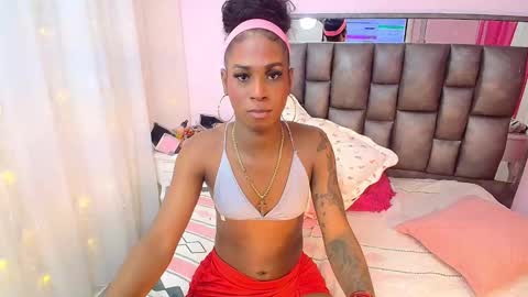 Snapshot of mariposahorny chatting on 11/10/25, 04:17 Nathaly online show from 11/10/25, 04:17