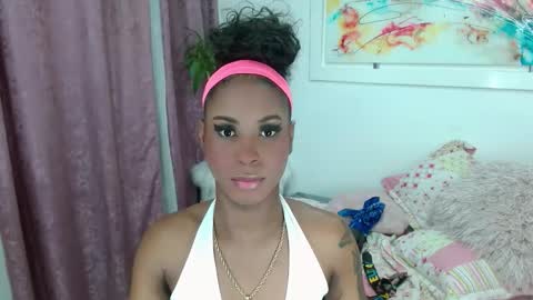 Snapshot of mariposahorny chatting on 11/23/25, 02:06 Nathaly online show from 11/23/25, 02:06