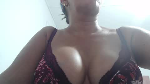 mariska_69 online show from 05/25/26, 06:52