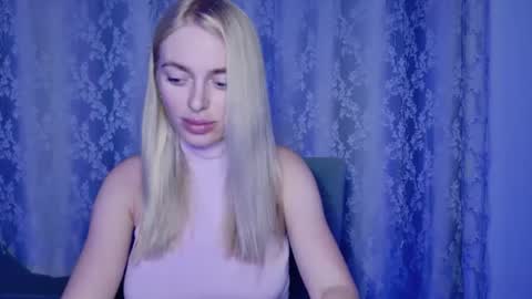 Snapshot of mariwell chatting on 06/17/26, 11:38 mariwell online show from 06/17/26, 11:38