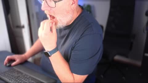 Mark online show from 09/16/25, 02:07