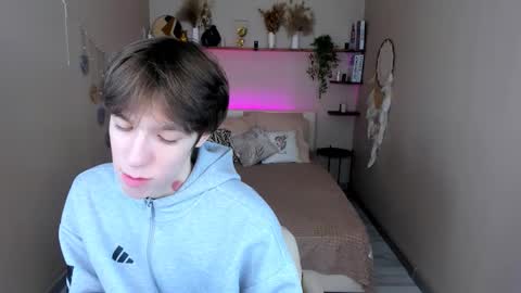 Mark online show from 03/13/26, 02:45