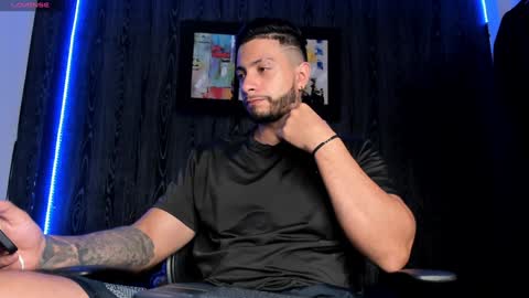 Snapshot of mark_buffet02 chatting on 01/08/25, 02:03 Mark Buffet online show from 01/08/25, 02:03