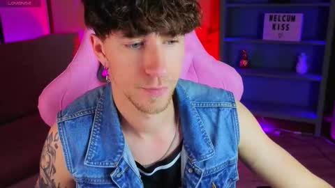 Snapshot of mark_caron chatting on 10/19/25, 08:20 mark_caron online show from 10/19/25, 08:20