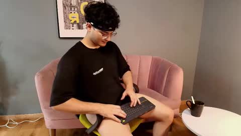 mark_evans1_ online show from 02/22/25, 07:58