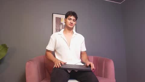 mark_evans1_ online show from 10/24/25, 02:13