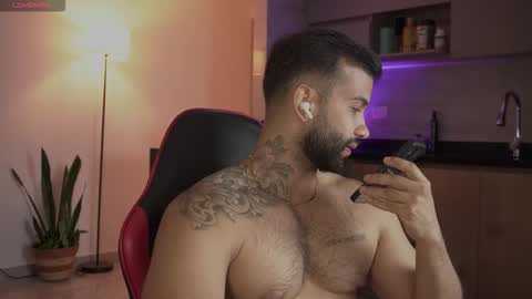 Mark online show from 02/05/26, 12:04