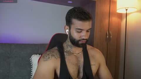 Snapshot of mark_hazze chatting on 03/26/26, 01:01 Mark online show from 03/26/26, 01:01