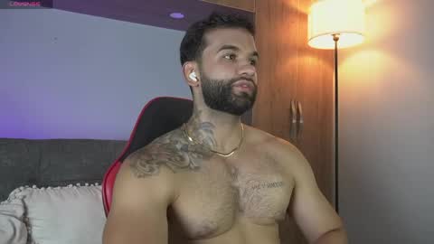 Snapshot of mark_hazze chatting on 04/14/26, 12:38 Mark online show from 04/14/26, 12:38