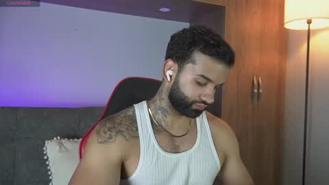 Snapshot of mark_hazze chatting on 04/16/26, 12:22 Mark online show from 04/16/26, 12:22