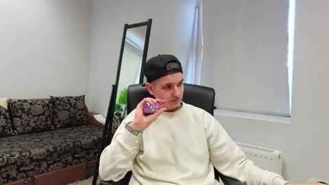 Snapshot of mark_karson chatting on 03/07/26, 10:23 MARK KARSON online show from 03/07/26, 10:23