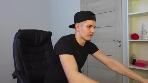 Snapshot of mark_karson chatting on 03/08/26, 08:40 MARK KARSON online show from 03/08/26, 08:40