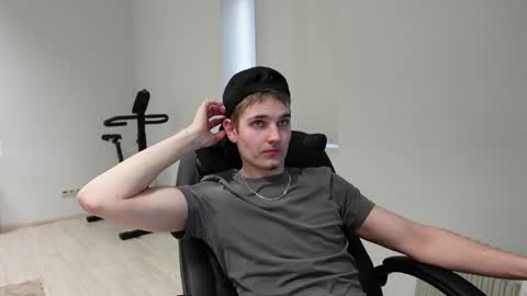 Snapshot of mark_karson chatting on 04/21/26, 05:28 MARK KARSON online show from 04/21/26, 05:28