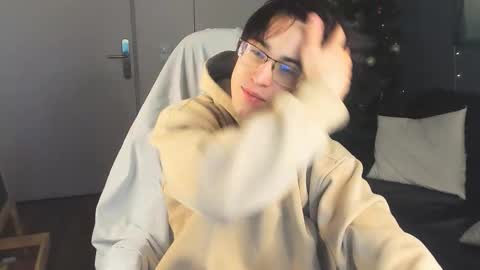 mark online show from 12/05/25, 06:00