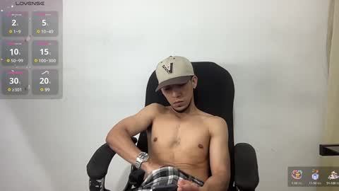 Snapshot of mark_rut chatting on 02/08/25, 01:11 MODEL Mark Rut online show from 02/08/25, 01:11