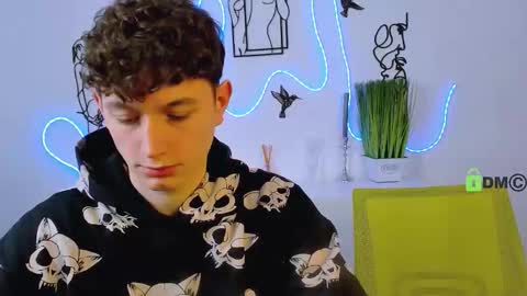 Snapshot of mark_sir chatting on 02/04/26, 12:11 mark_sir online show from 02/04/26, 12:11