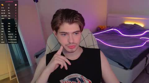 Snapshot of mark_sun chatting on 09/14/25, 02:16 Mark online show from 09/14/25, 02:16