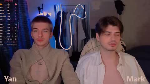 Snapshot of mark_sun chatting on 12/15/25, 04:50 Mark online show from 12/15/25, 04:50