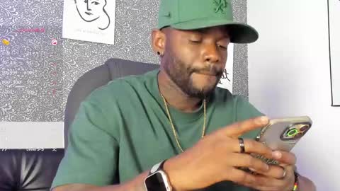 Snapshot of mark_vega chatting on 05/08/26, 03:45 Mark online show from 05/08/26, 03:45