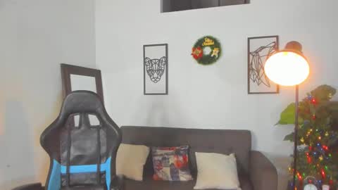 mark_x23 online show from 12/21/25, 01:35