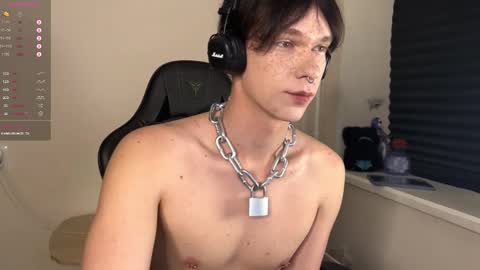 Mark online show from 10/21/25, 03:02