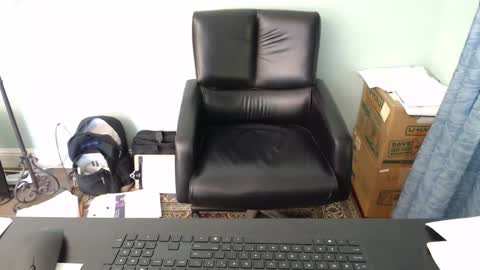 Snapshot of markinwest chatting on 10/17/25, 07:38 MarkinWest online show from 10/17/25, 07:38