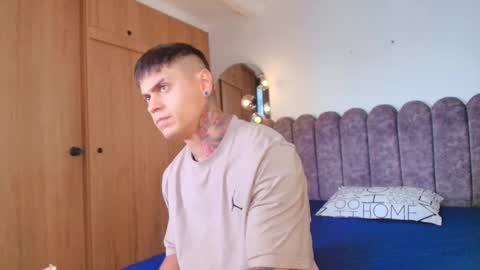 Sebastian online show from 12/02/25, 08:48